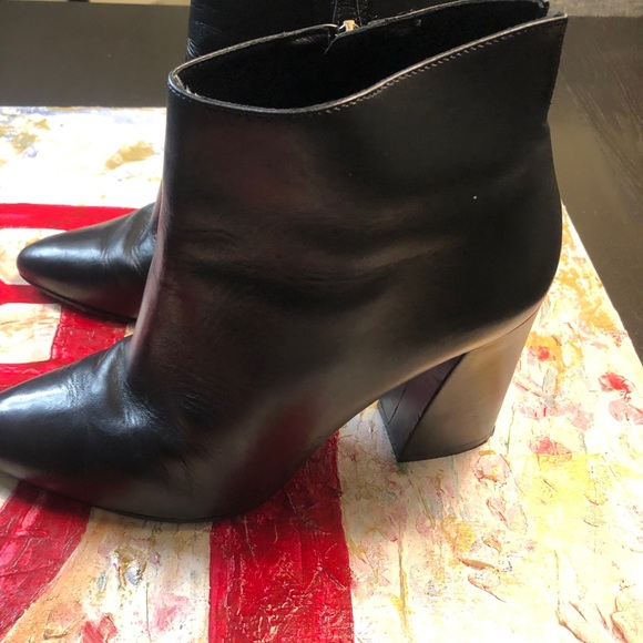 VC/John Camuto Black Leather Block Heel Booties / Size 10 - Picture 5 of 12